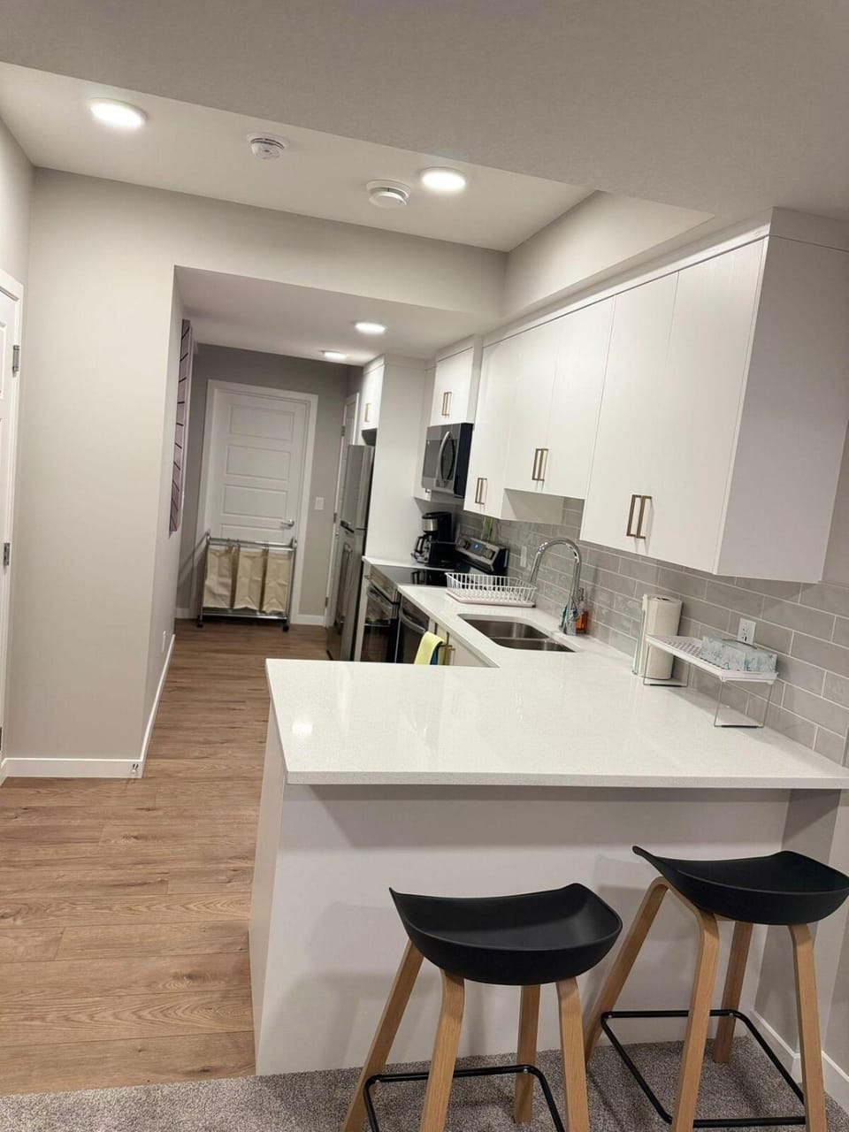 Brand New Cozy Suite - SW Calgary Apartment in Calgary