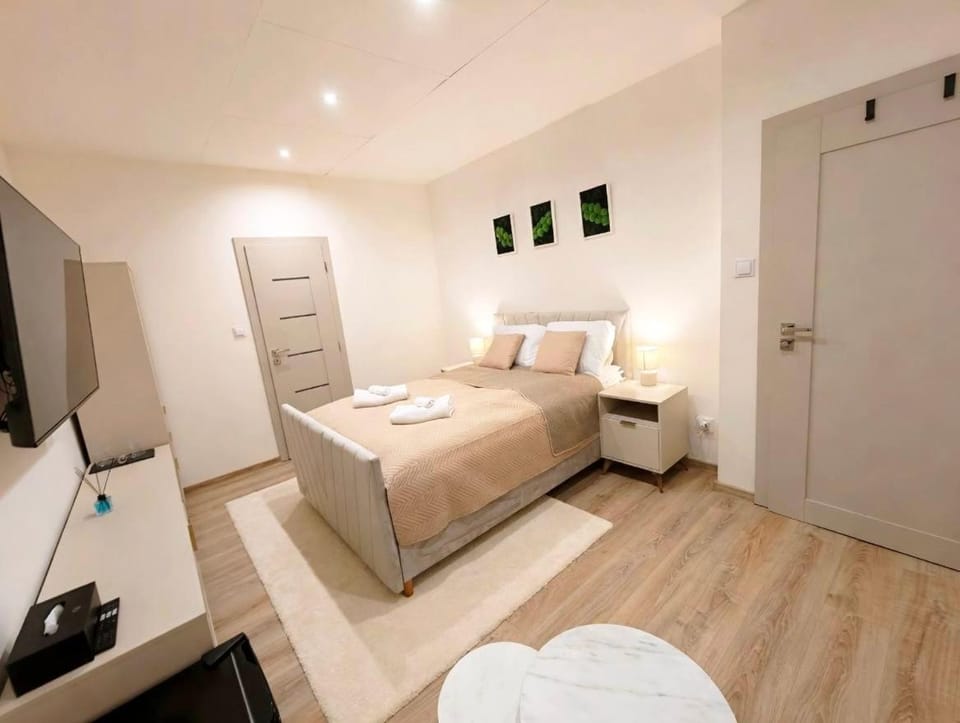 Axiom Suites - Astra 2 Apartment in Slovakia