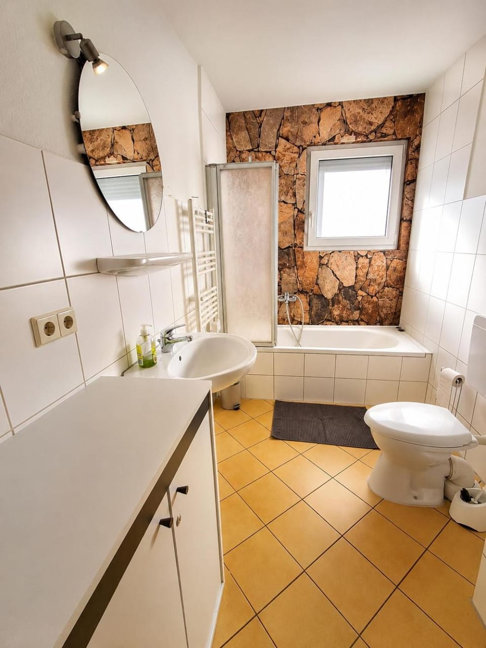 Shower, Toilet, Bathroom, Bath, towels