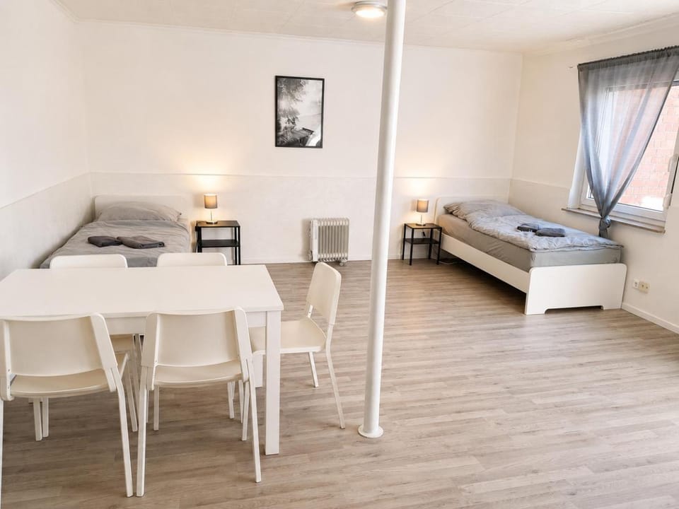 Bed, Dining area, Bedroom