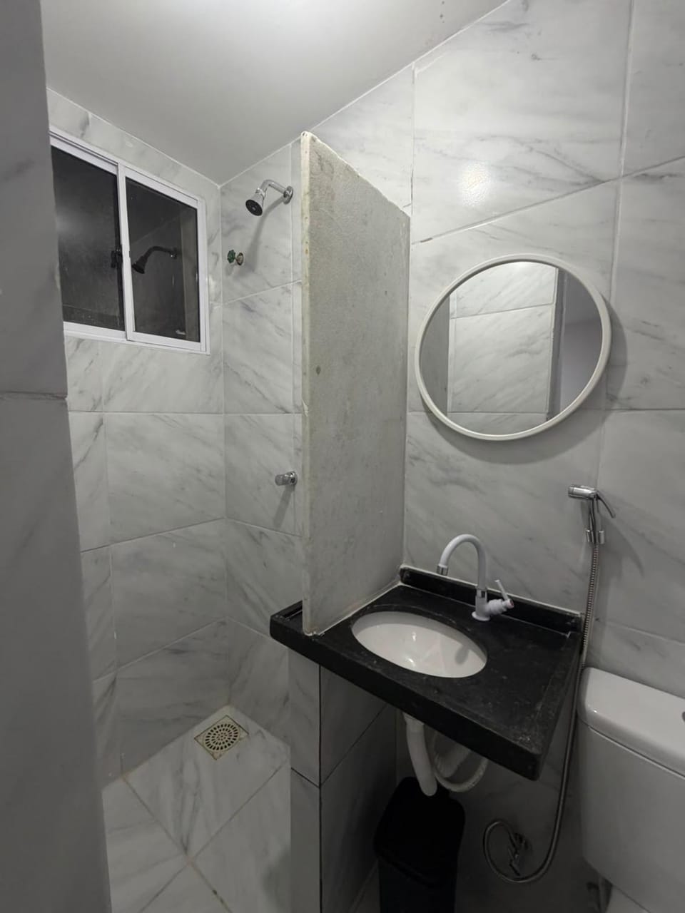 Shower, Toilet
