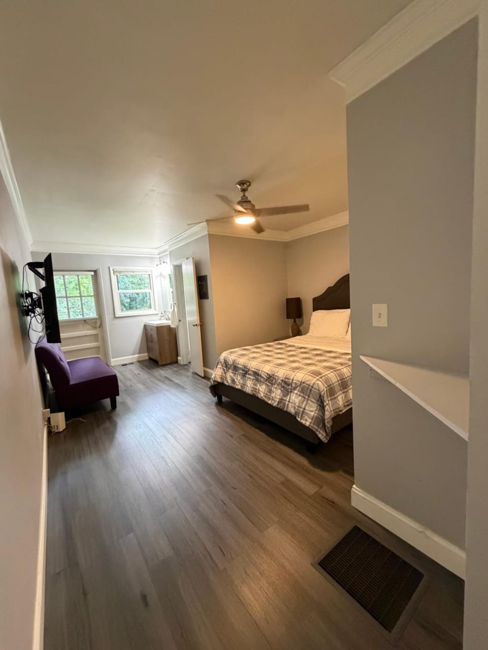PRIVATE 1Bed1Bath Studio Frog Hollow Historic East Point Apartment in East Point