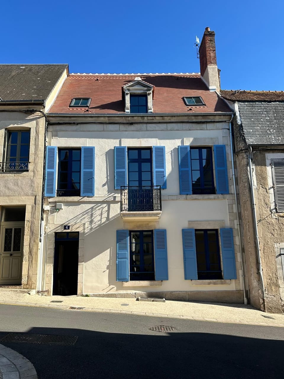 Facade/entrance