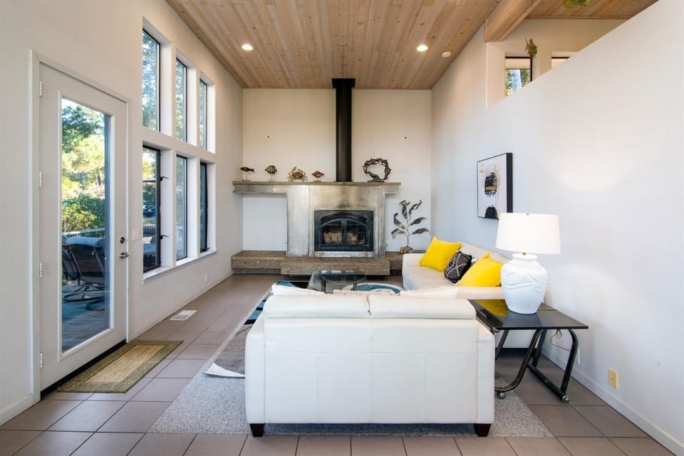 3060 Mills House in Cambria