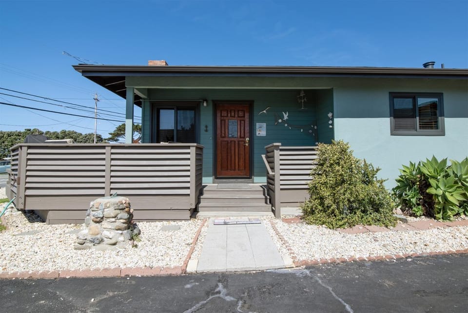 1397 Pacific House in Cayucos