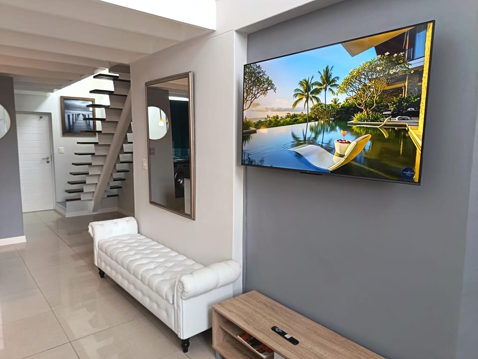 Communal lounge/ TV room, TV and multimedia, Evening entertainment
