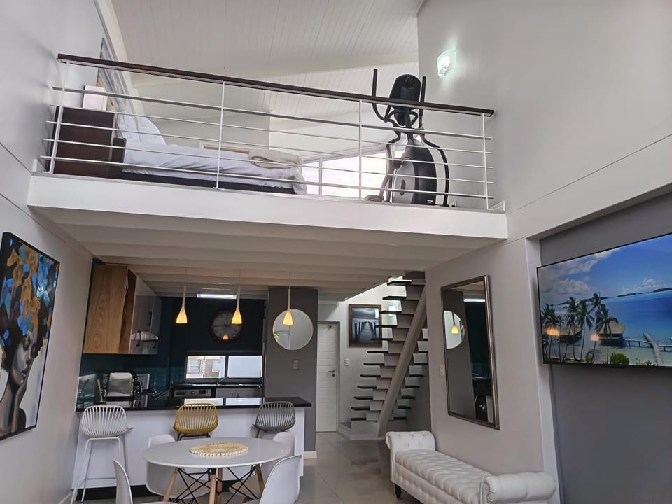 TV and multimedia, Photo of the whole room, Bedroom