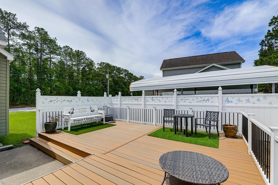 7 Mi to Camp Lejeune! Family Gem Near Golf & Shops House in Jacksonville