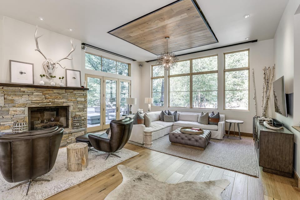 Walk to Town & Trails! Luxe Mtn Retreat w/ Hot Tub House in Ketchum