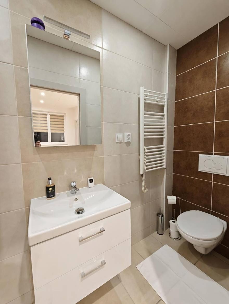 Axiom Suites - Astra 4 Apartment in Slovakia