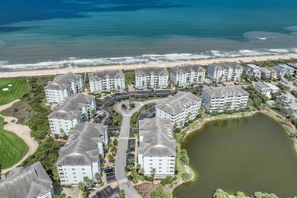 Cinnamon Beach Lakeside Retreat House in Palm Coast