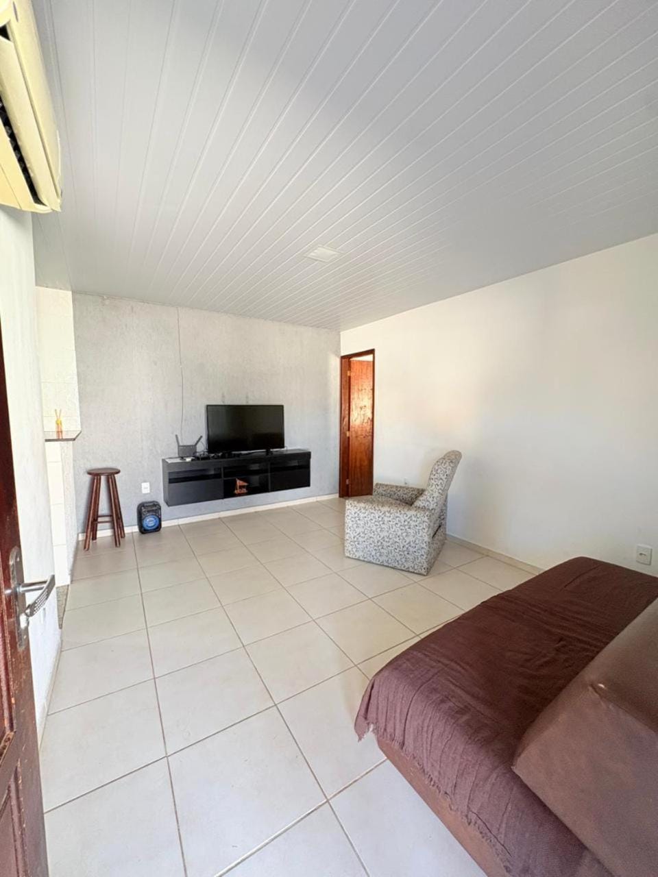 Casa perto da lagoa com ar condicionado e piscina House in Araruama