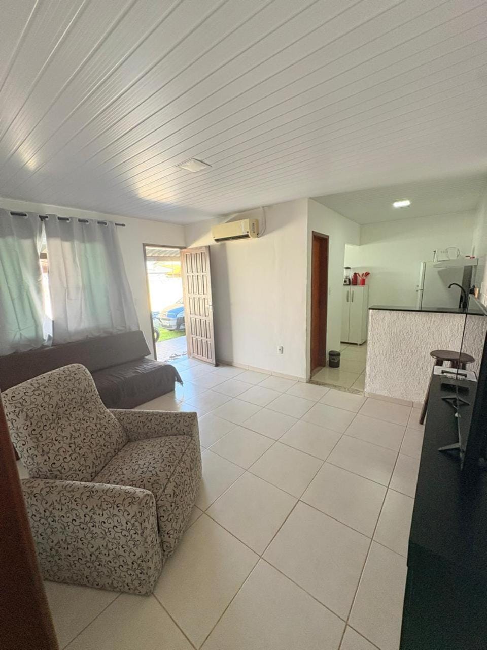 Casa perto da lagoa com ar condicionado e piscina House in Araruama