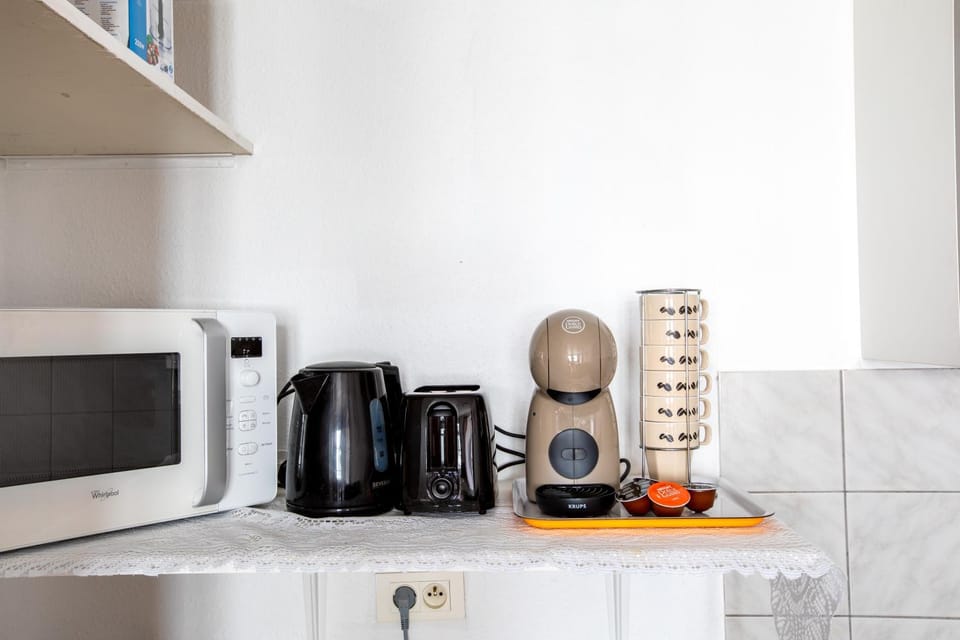 Coffee/tea facilities, toaster