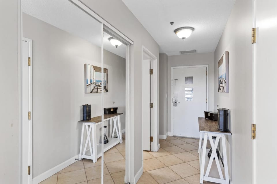3BR condo w beach access & resort perks Apartment in Miramar Beach