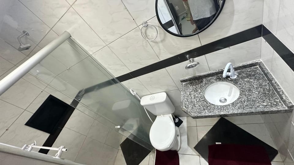 Shower, Toilet, Bathroom, towels