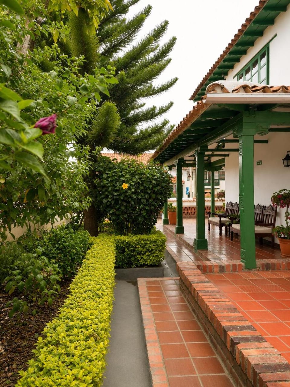 Property building, Patio, Spring, Day, Garden, Garden view