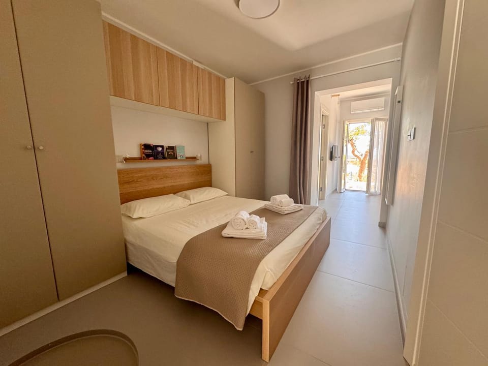 Bed, Photo of the whole room, Bedroom, towels, wardrobe