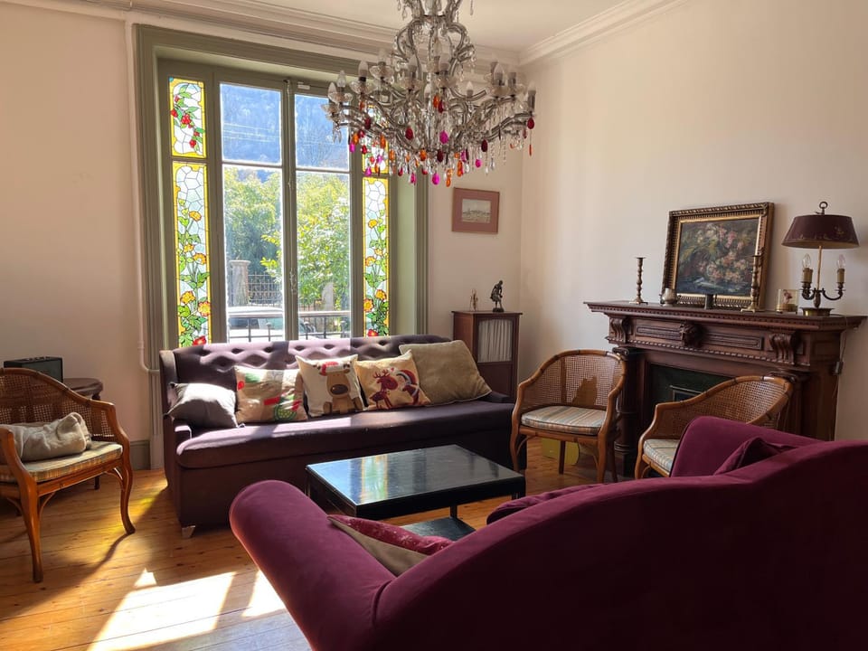 Library, Living room