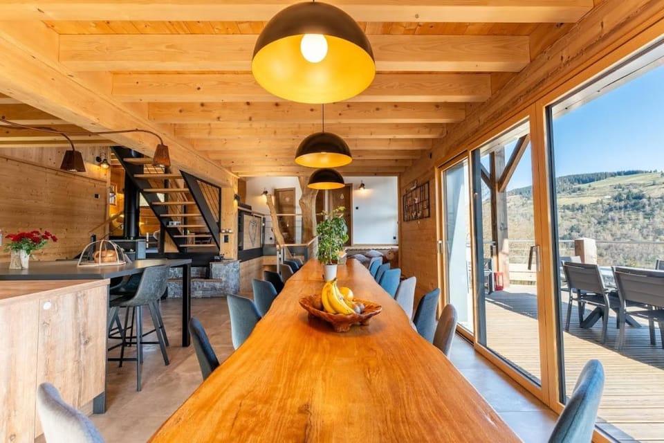 Lounge or bar