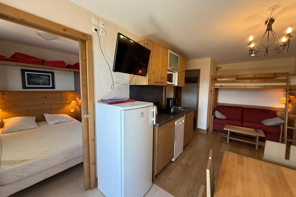 Risoul T2 5 pers Piscine et sauna Skis aux pieds Apartment in Provence-Alpes-Côte d'Azur