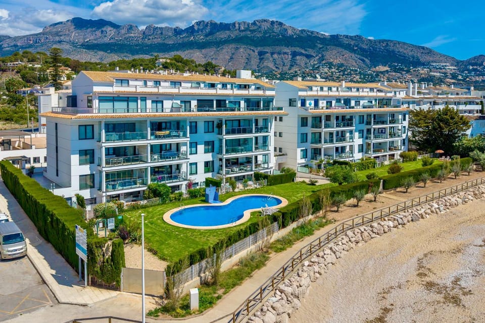 Property building, Beach, Sea view, Location