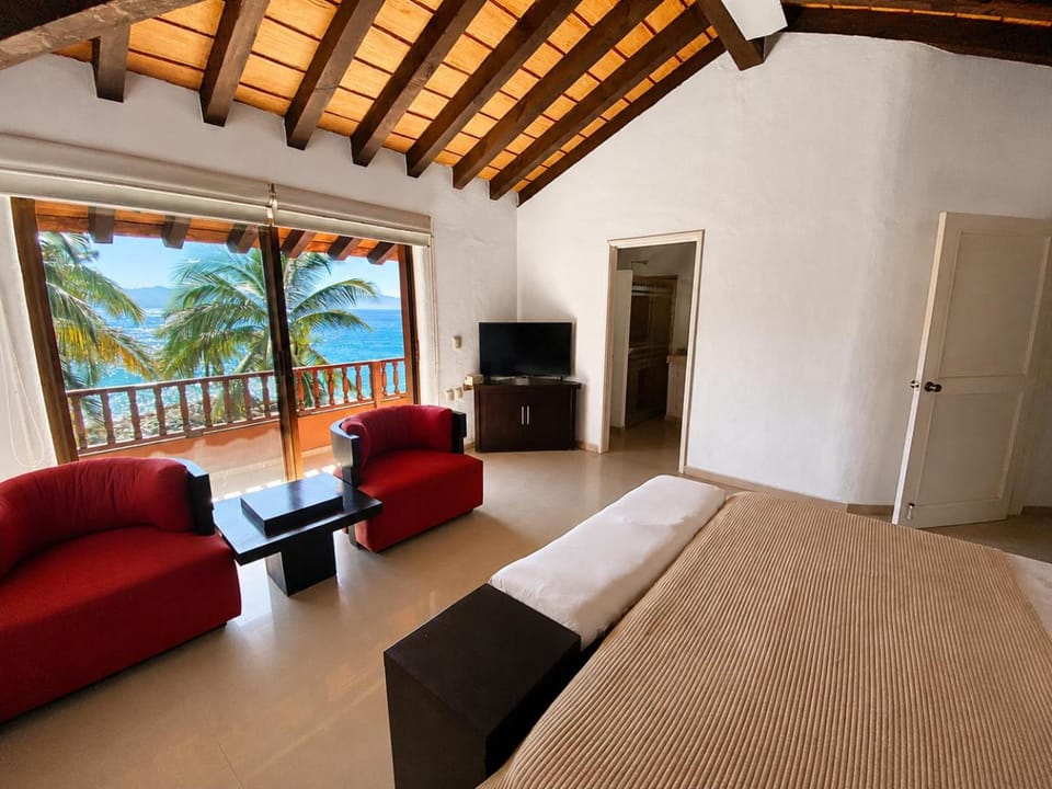 Bed, TV and multimedia, Bedroom, Sea view