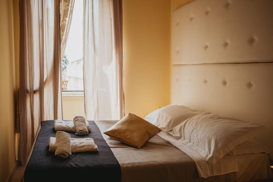 P- suite Fontana Apartment in Rome