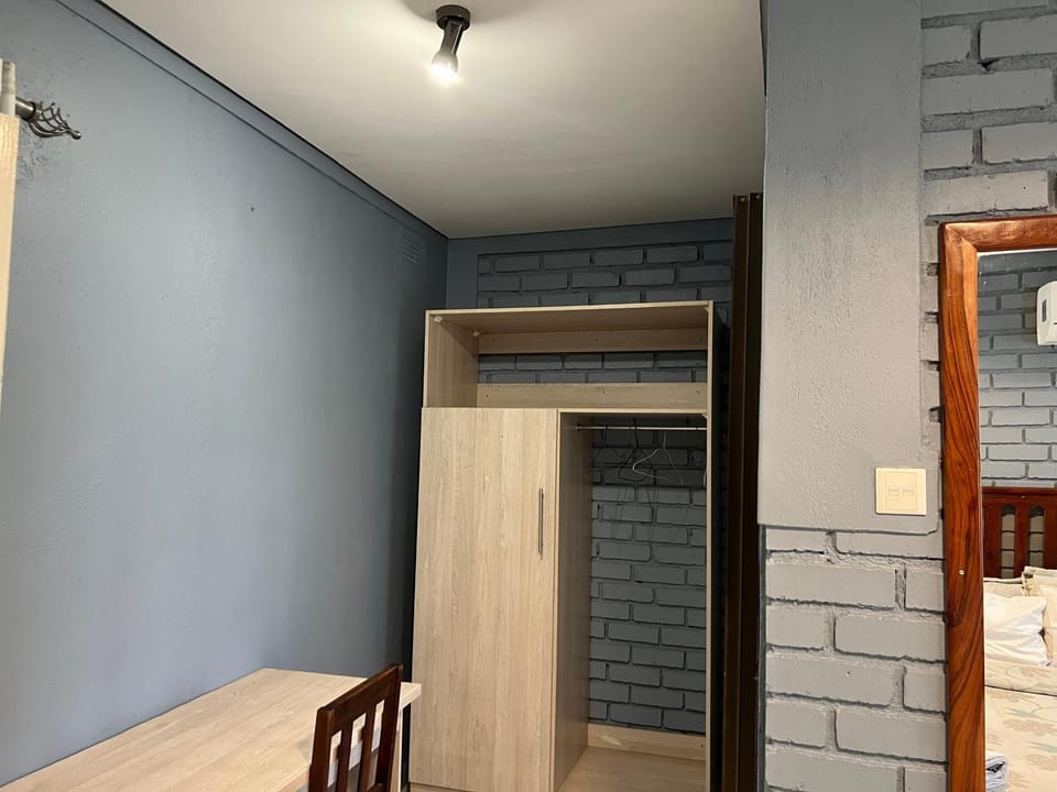 Bed, Photo of the whole room, Seating area, Bedroom