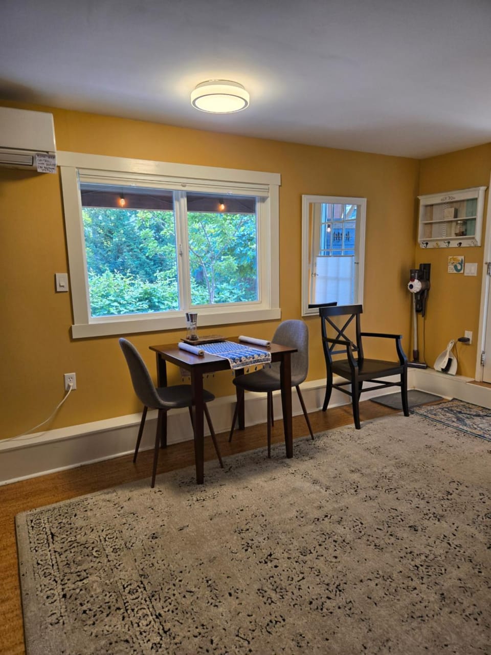 Cozy Sanctuary Bed and Breakfast in Salt Spring Island