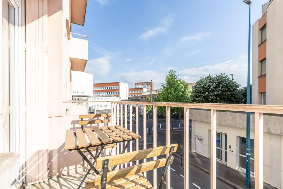 Property building, View (from property/room), Balcony/Terrace