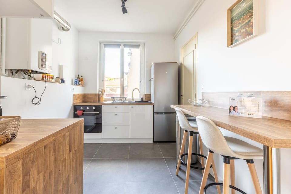 Dining area, dishwasher, microwave, oven, stove, washing machine, kitchen