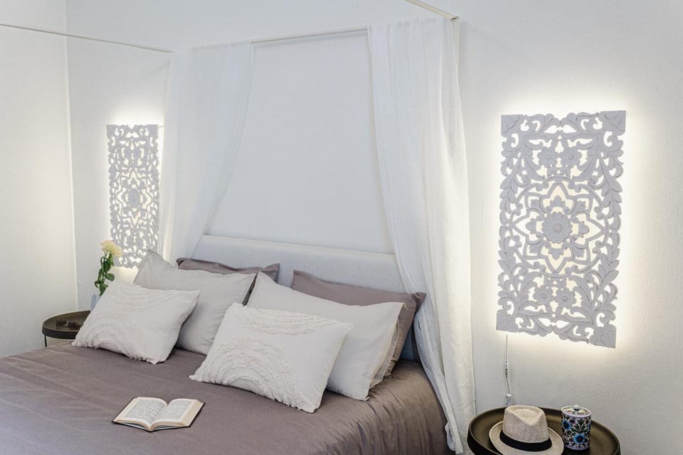Bed, Photo of the whole room, Decorative detail, Bedroom