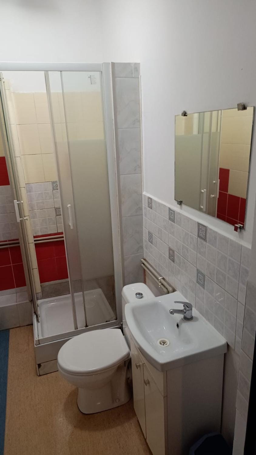 Diskrepant Budget Room Bed and Breakfast in Warsaw