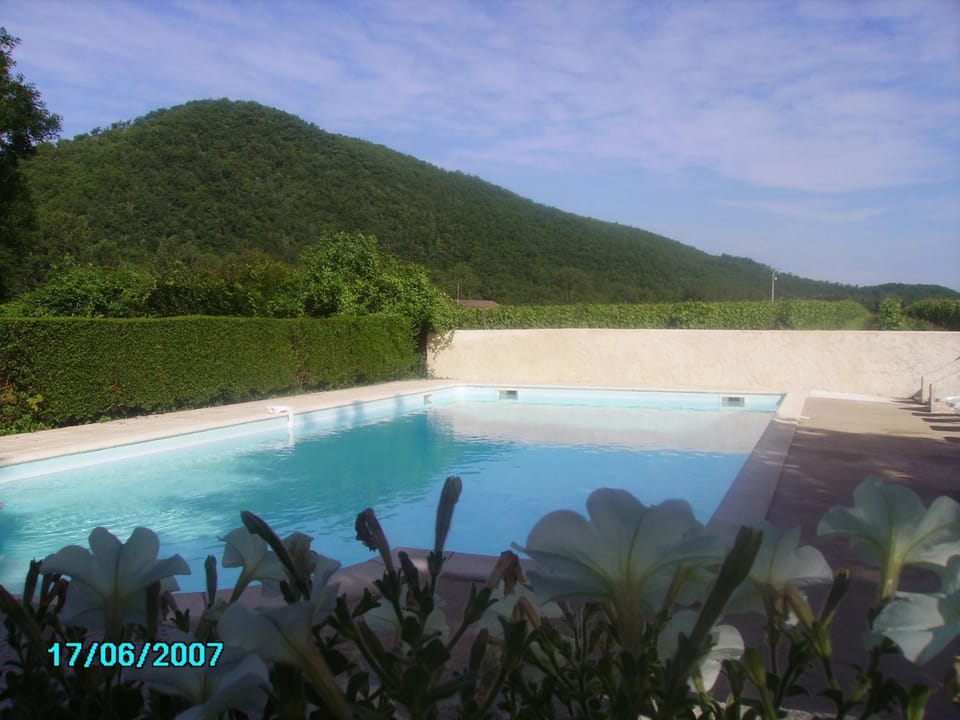 Camping 3 étoiles - Piscine - ccbgcfa House in Occitanie