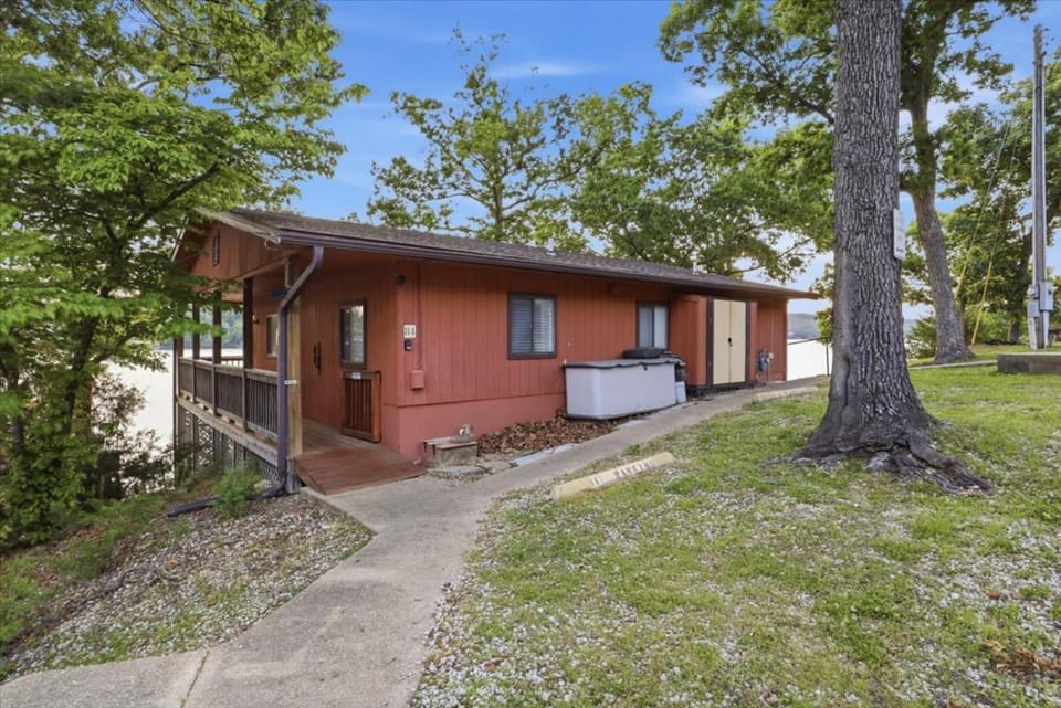 Emerald waters House in Lake of the Ozarks