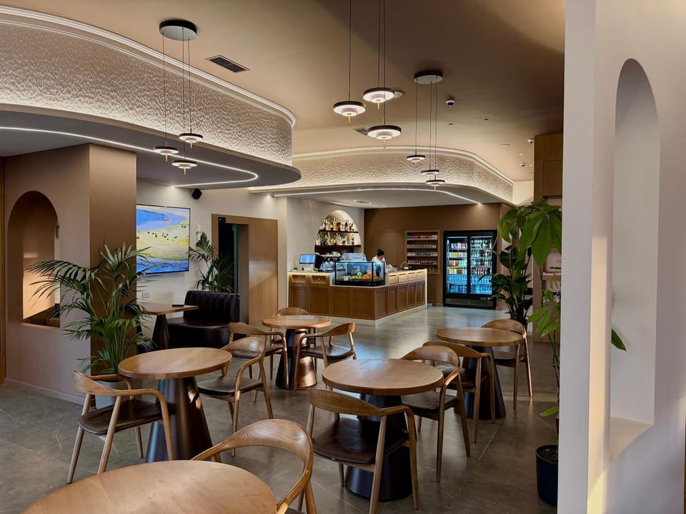 Restaurant/places to eat, Seating area