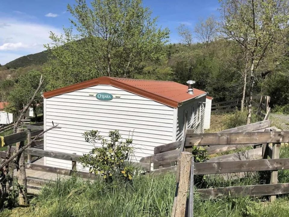 Camping 3 étoiles - Piscine - ccbgdcd Campground/ 
RV Resort in Occitanie