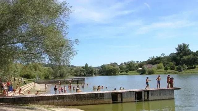 Camping 3 étoiles - Piscine - ccbgacf Campground/ 
RV Resort in Occitanie