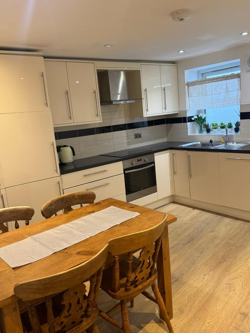 Kitchen or kitchenette, Dining area, dishwasher, oven, stove