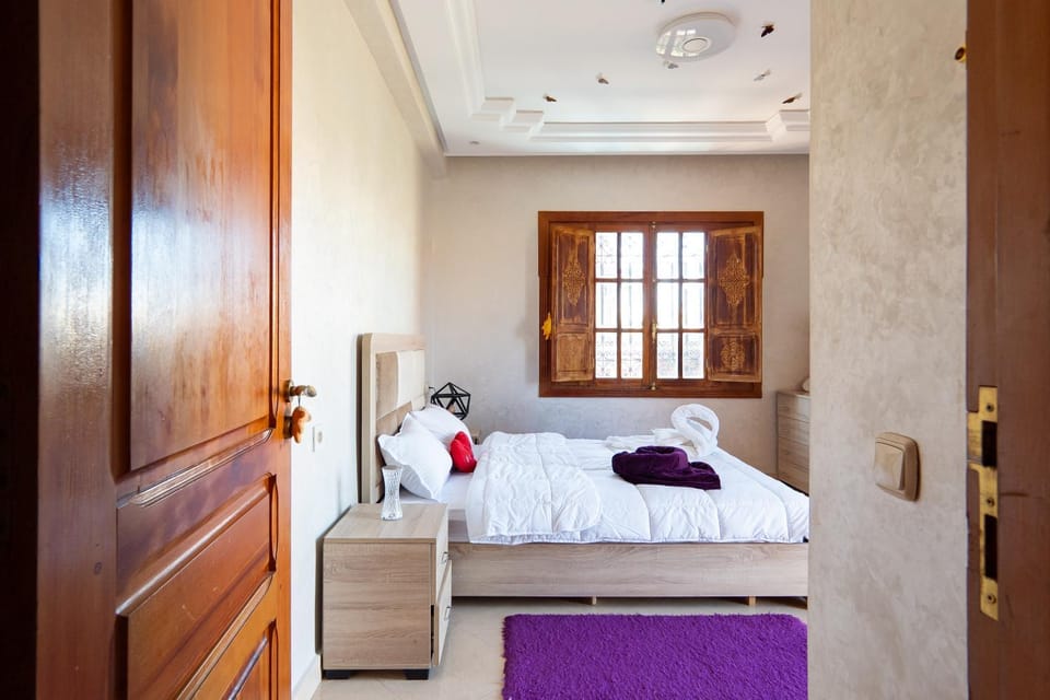 Bed, Photo of the whole room, Bedroom, towels, wardrobe, air conditioner