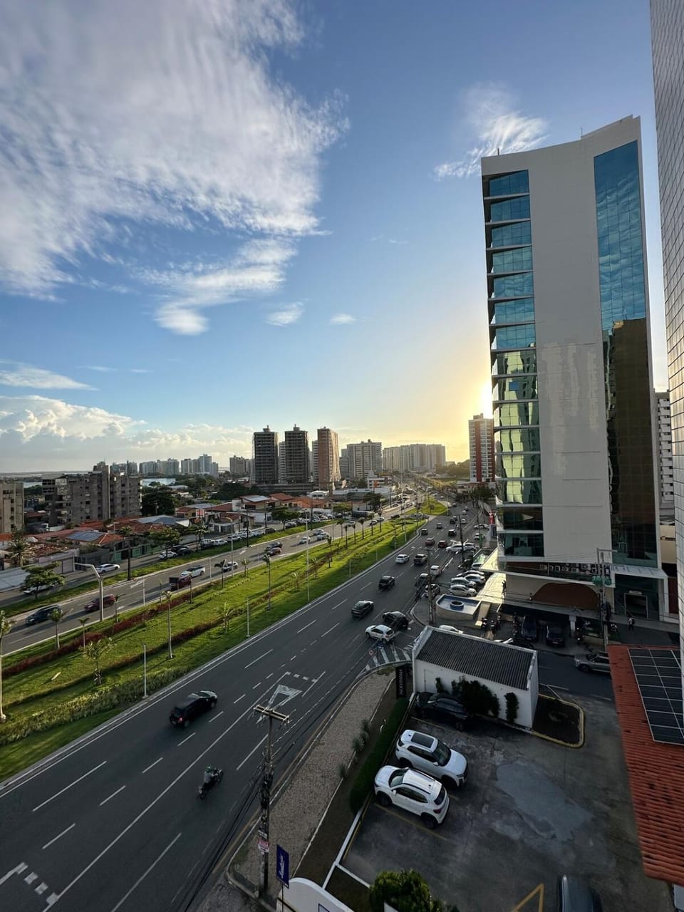 Day, Neighbourhood, City view, Street view, Location, Parking