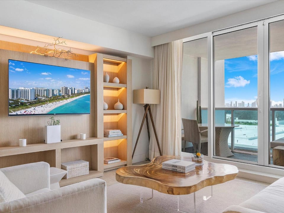 Endless Skies 1145 House in South Beach Miami