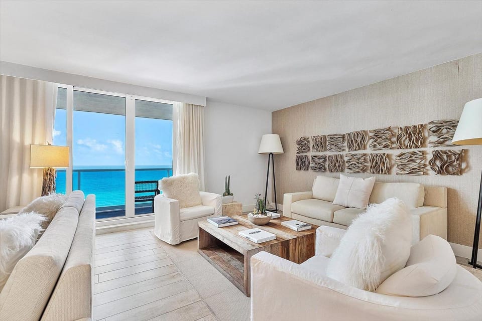 Turquoise Waters 1540 House in South Beach Miami