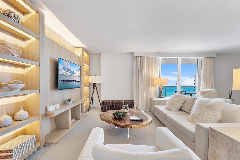 Turquoise Waters 1540 House in South Beach Miami