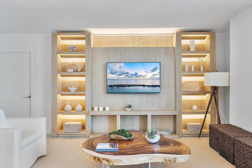 Turquoise Waters 1540 House in South Beach Miami