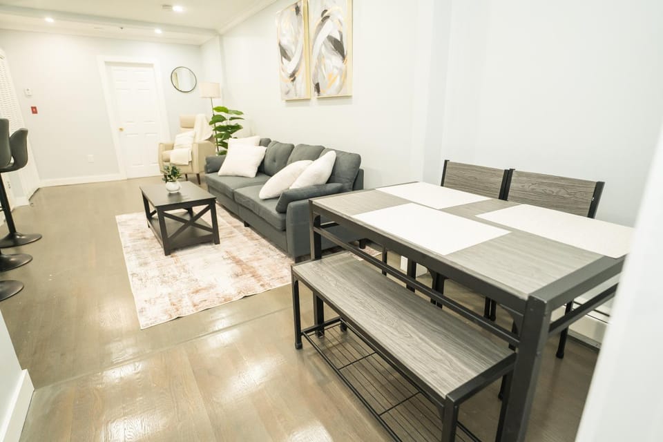 Stylish 2BR Gataway Near NYC Apartment in Union City