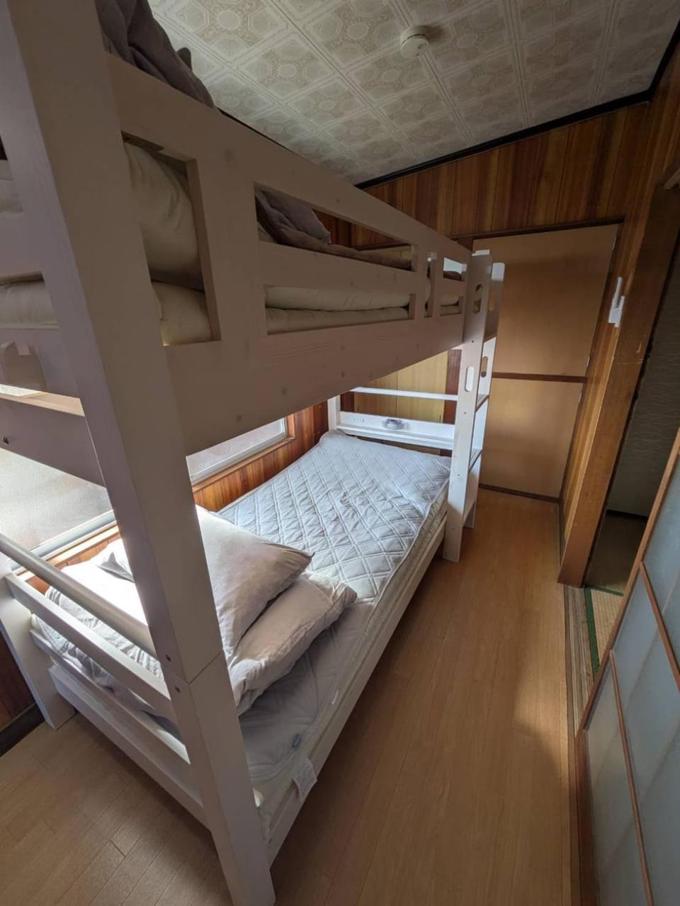 Photo of the whole room, Bedroom, bunk bed