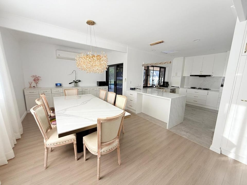 Pet friendly &Home away from home&fully fenced Villa in Brisbane
