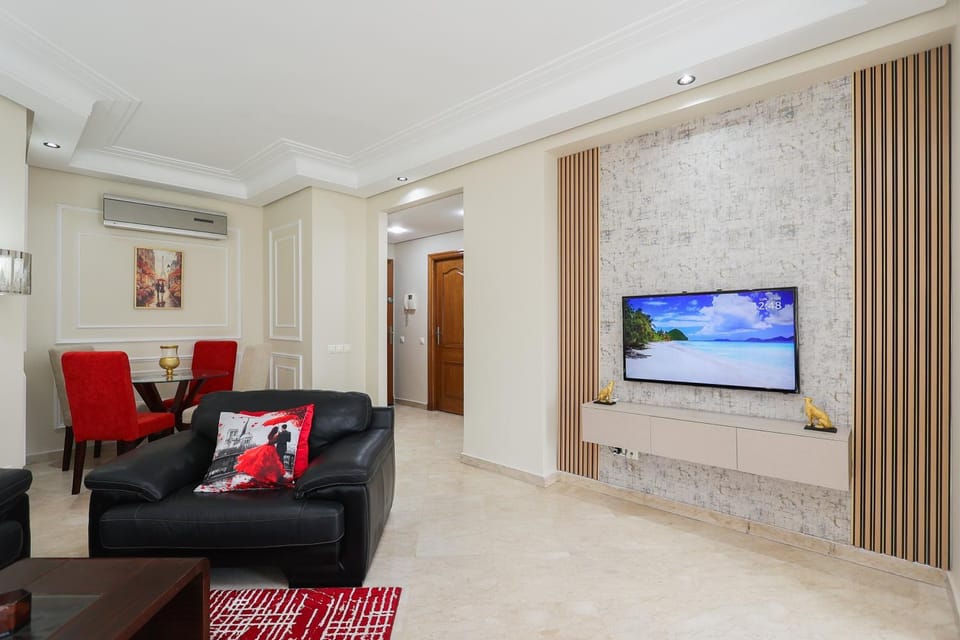 Communal lounge/ TV room, TV and multimedia, Living room, Seating area, Evening entertainment, air conditioner